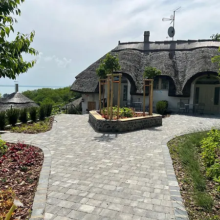 Apartamento Panorama Apartmanhaz Badacsonytomaj