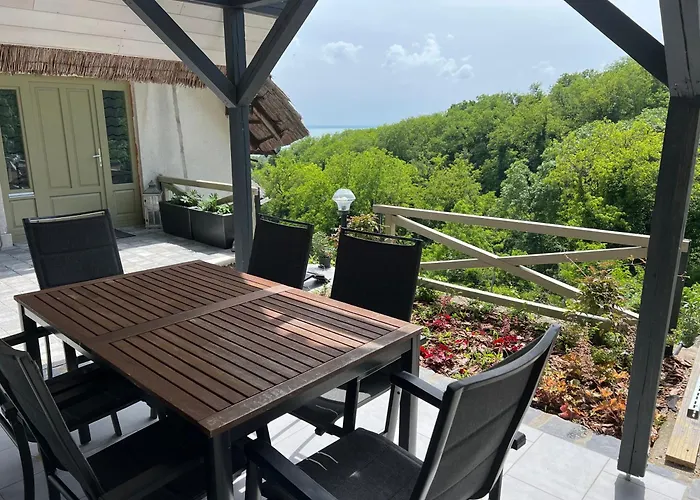 Panorama Apartmanhaz * Бадачоньтомай